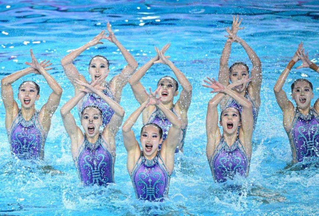 4分鐘水下憋氣!全運會花游姑娘的”水上芭蕾”太絕了