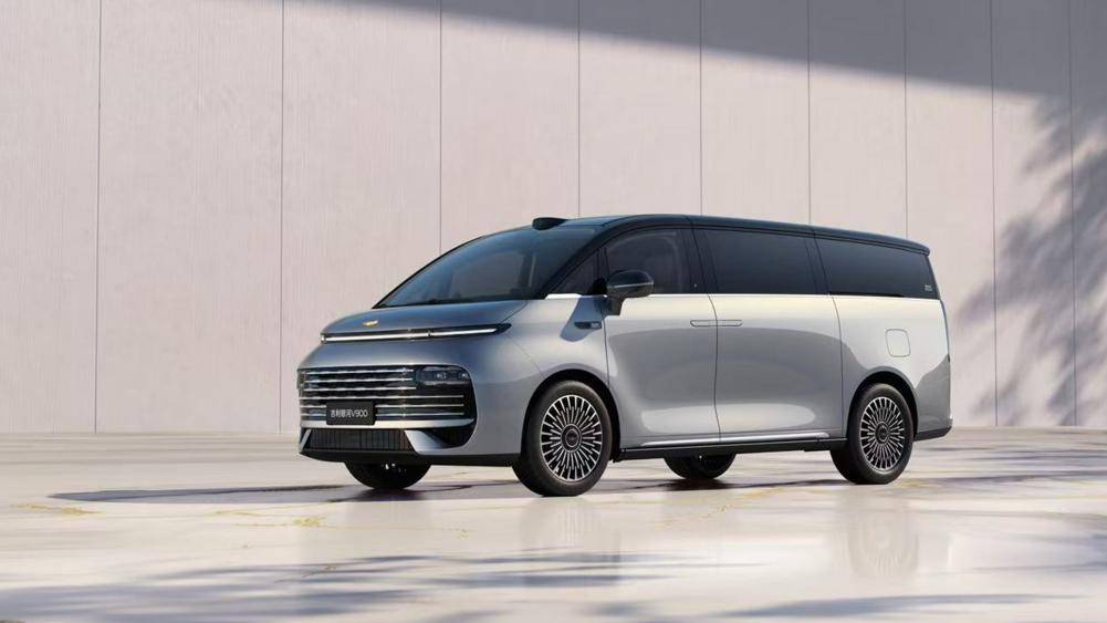 全新標識盡顯尊崇 超級AI增程吉利銀河 V900首秀