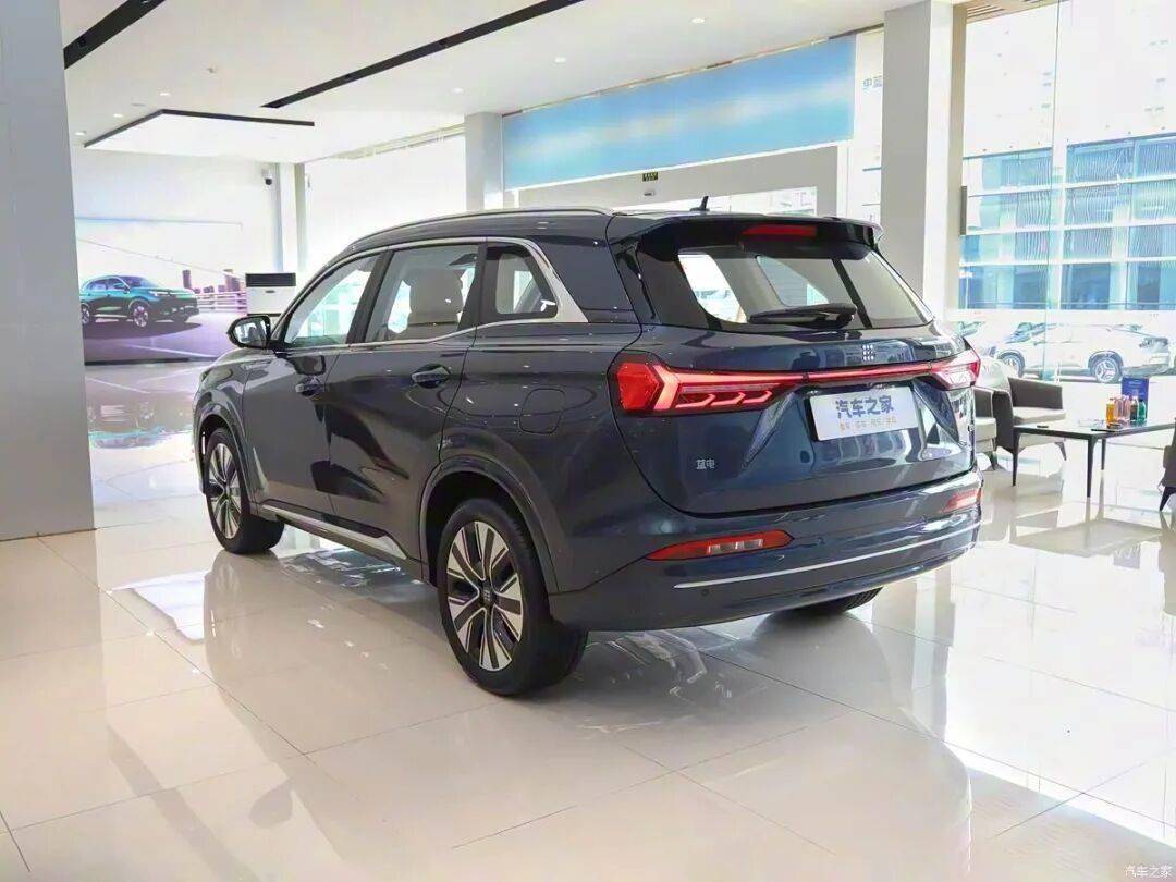 15.6英寸大屏,電動天窗,電子懷擋,11.98萬起就買中型SUV!