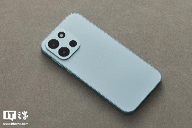 一加Turbo 6手機搭載第四代驍龍8s風馳版